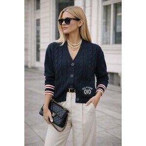 NWT Women’s Large Classy Classic V-Neck Cable Knit Button Up Cardigan